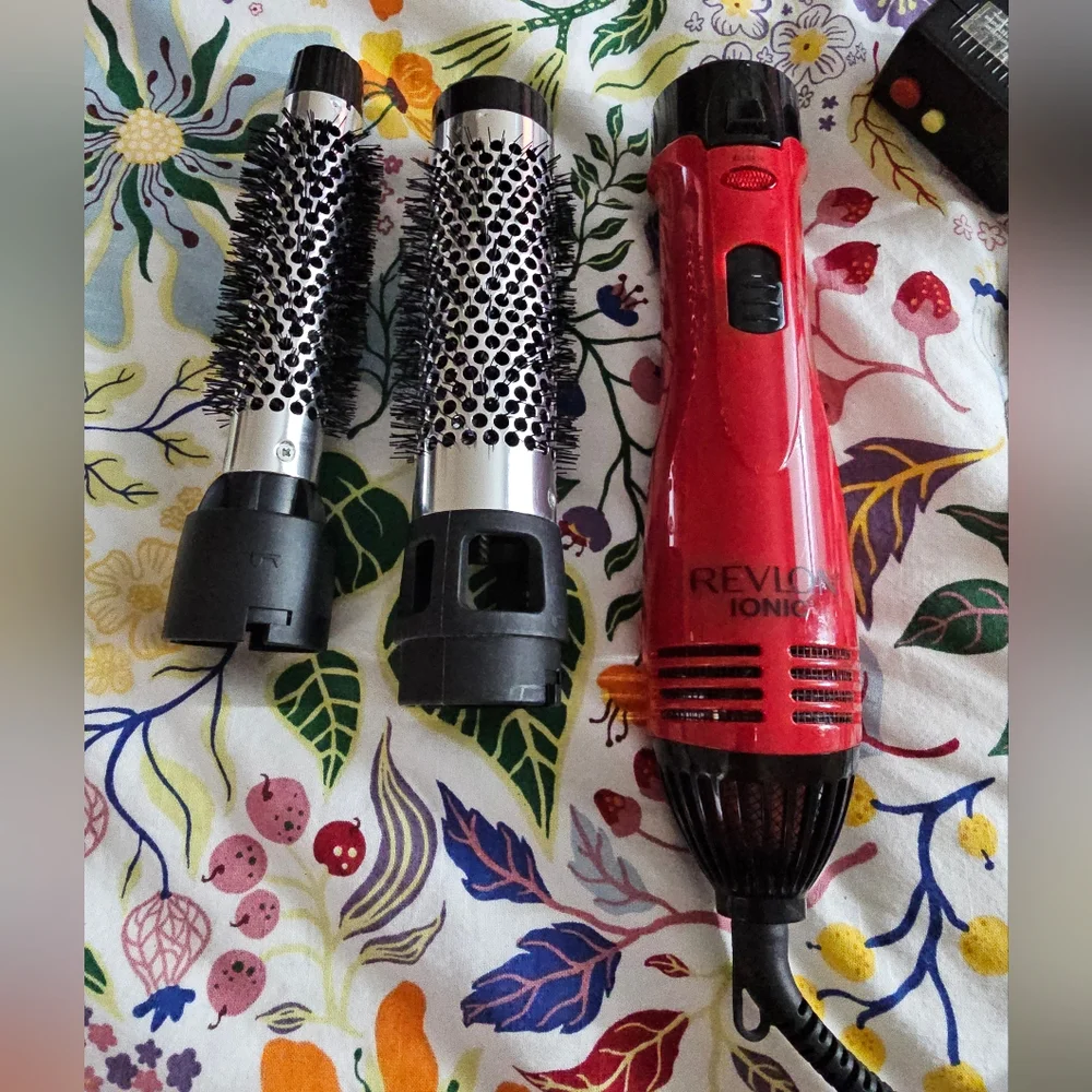 Revlon Ionic Hair Styler - Picture 2 of 5